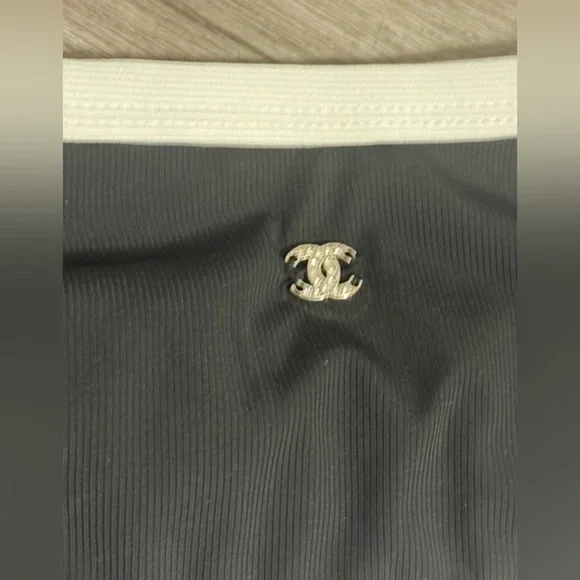 NWT Black&White Bikini Set - 2 pieces swimsuit size S (it runs Xs) - Picture 4 of 6